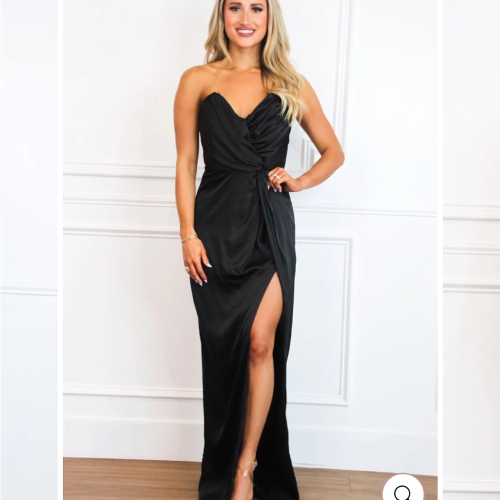 Elegant Black Strapless Evening Gown